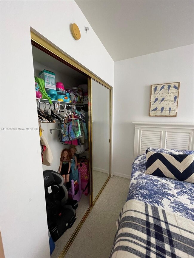 Building Photo - 9559 Collins Ave