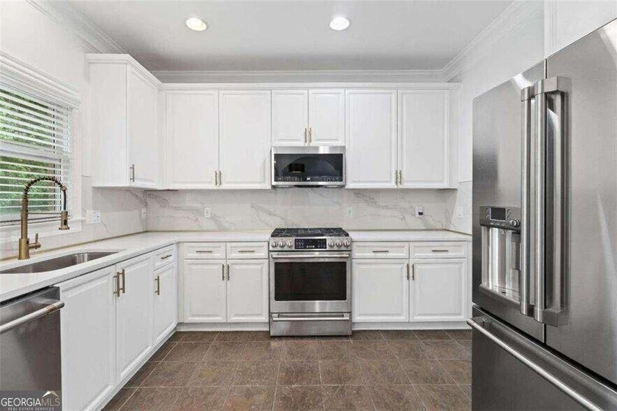 Building Photo - 1711 Summit Glen Ln NE