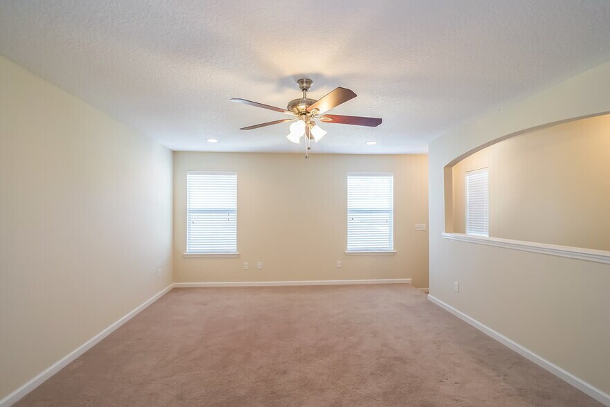 Building Photo - 71 Stirlingshire Ct