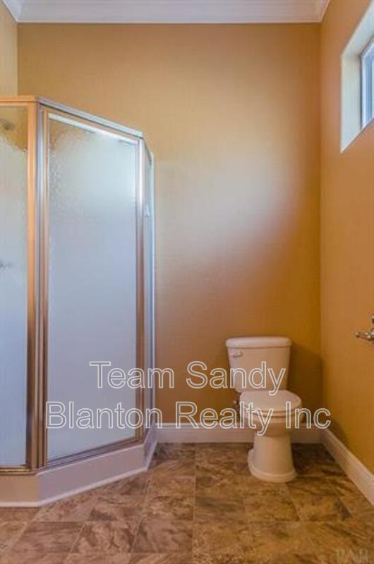 Building Photo - 542 S 72nd Ave