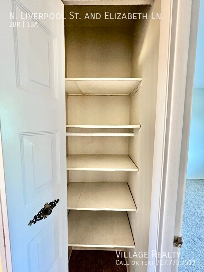 Building Photo - 75 N Liverpool St