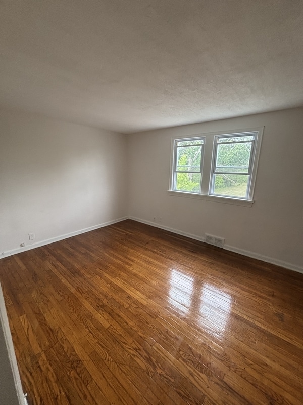 Building Photo - 13916 Durkee Ave