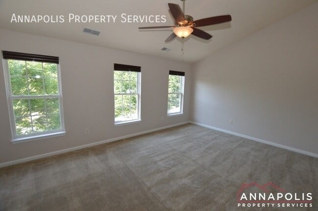 Building Photo - 122 Farmbrook Ln