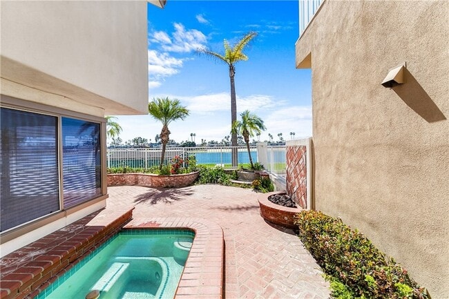 Building Photo - 5824 Spinnaker Bay Dr