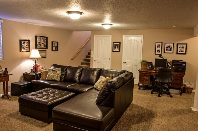 Building Photo - 1157 W 120 N