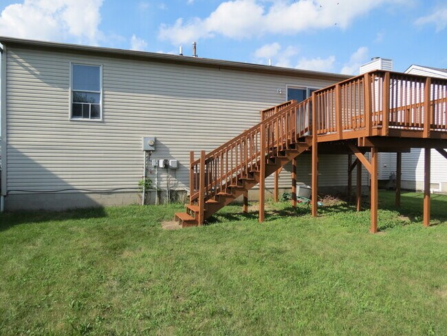Building Photo - 857 Radbourne Dr