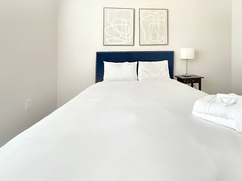 Building Photo - 1890 Sweetbroom Cir