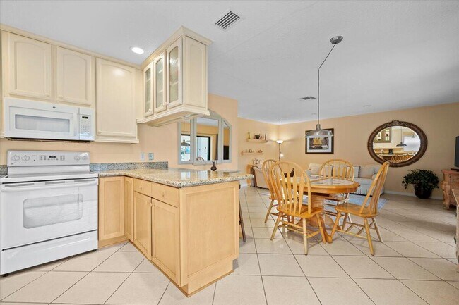 Building Photo - 1419 Riverside Cir