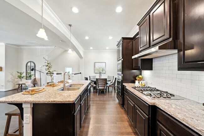 Building Photo - 9910 Spring Shadows Park Cir