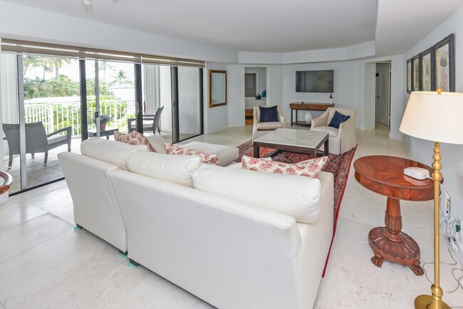 Building Photo - 2860 S Ocean Blvd