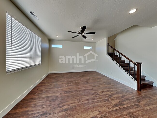 Building Photo - 965 N Rivermist Pl