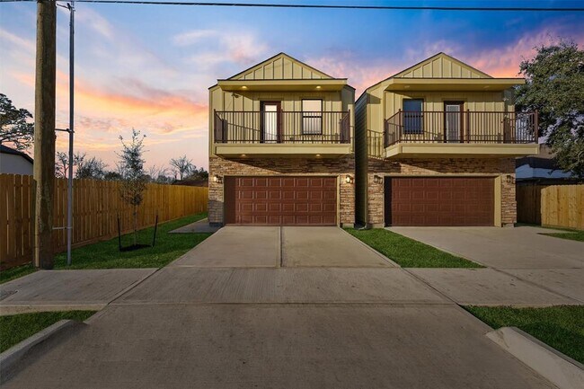 Primary Photo - 2308 Wavell St