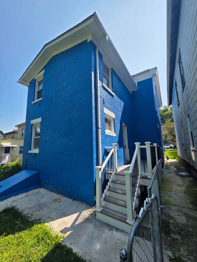 Building Photo - 98 Delafield St