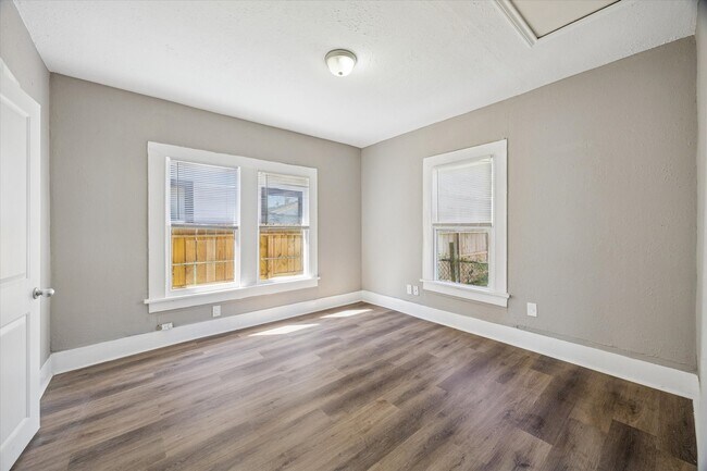 Building Photo - 1115 Bigelow St