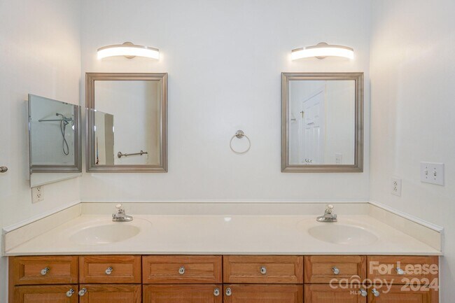 Building Photo - 18840 Nautical Dr