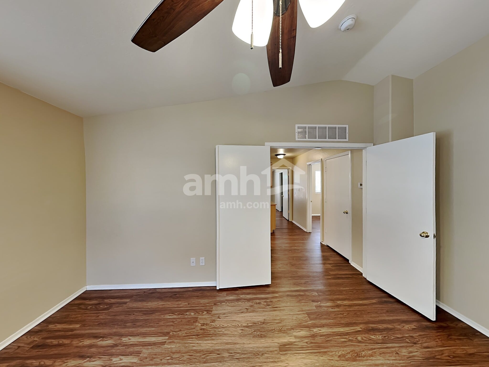 Building Photo - 9216 E Keats Ave