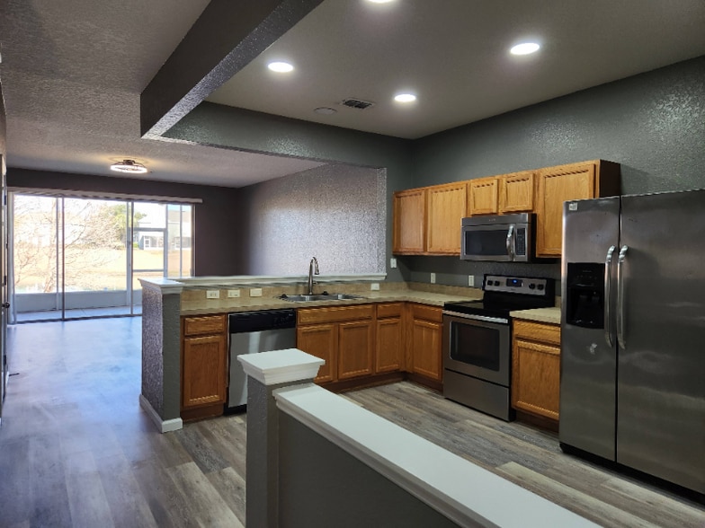 Building Photo - 4962 SW 45th Cir