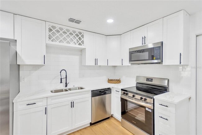 Building Photo - 617 Edenville Ave