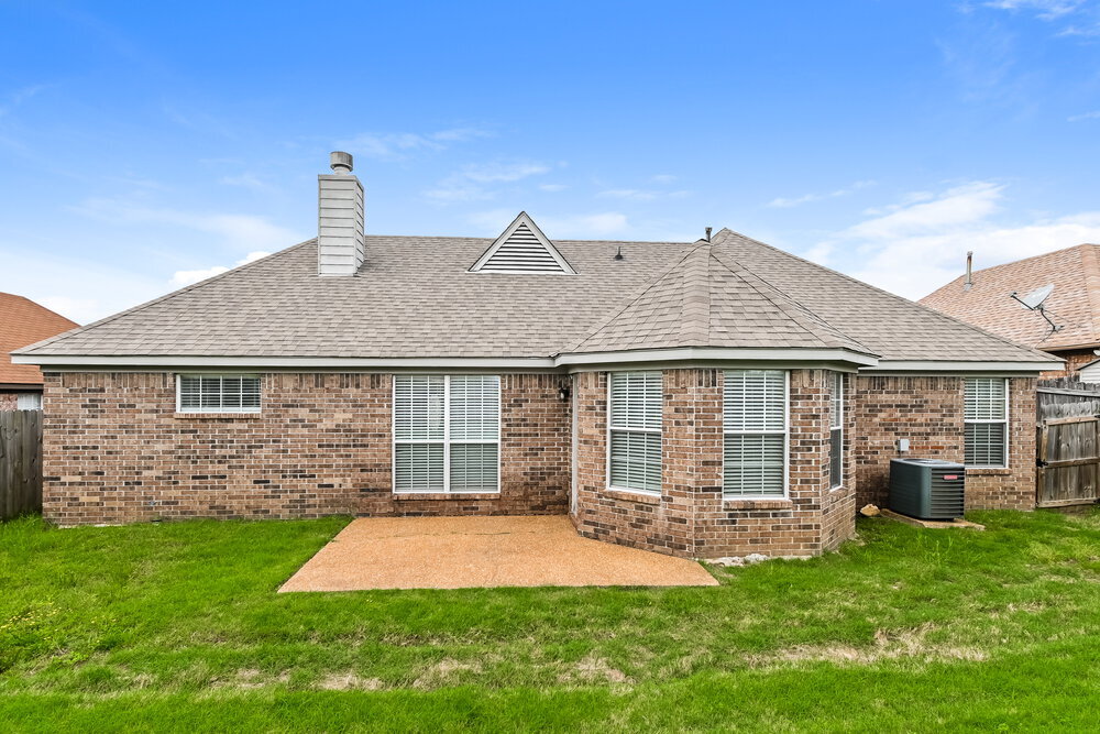 Building Photo - 4874 Phipps Dr