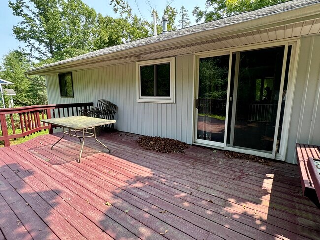 Building Photo - 114 Ingersoll Rd