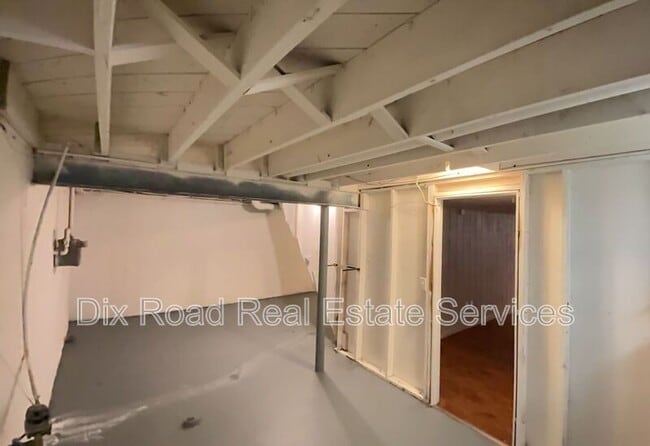 Building Photo - 677 Mark Ave