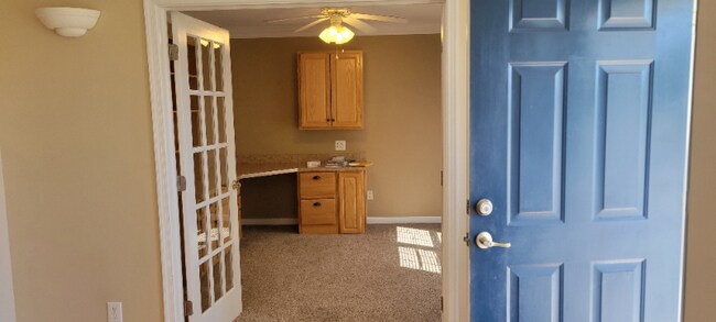 Building Photo - 208 Princess Anne Cir