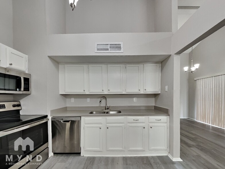 Building Photo - 4220 Caldwell Ave