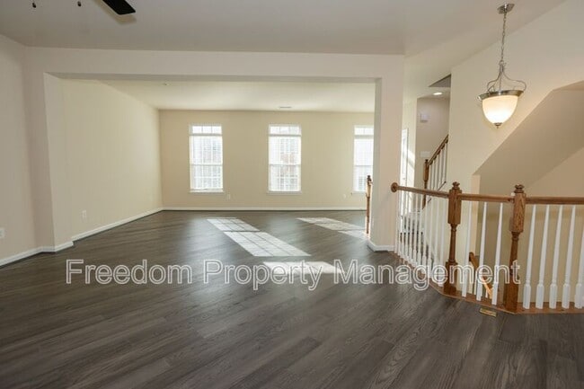Building Photo - 7408 Brunson Cir