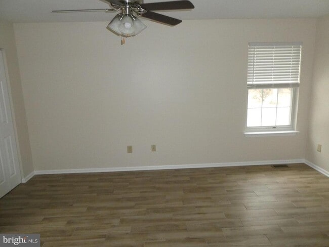 Building Photo - 13 Birch Ave