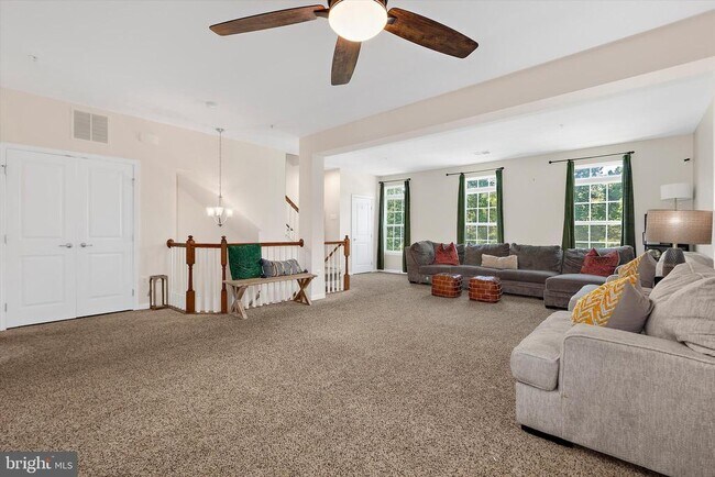 Building Photo - 364 Chessington Dr