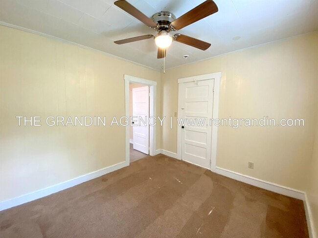 Building Photo - 1234 Buena Vista Blvd SE