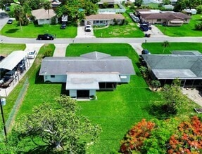 Building Photo - 800 Willow Dr