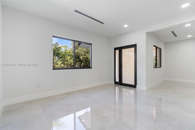 Building Photo - 4800 SW 61st Ave