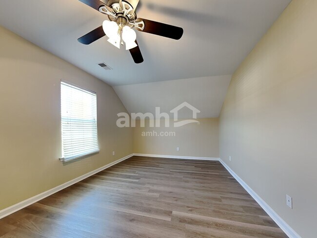 Building Photo - 230 Stoney Xing