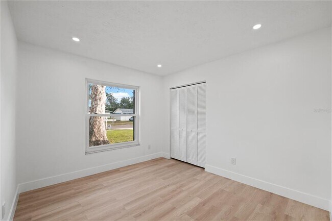 Building Photo - 3206 Las Brisas Dr