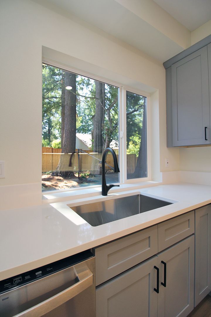 Building Photo - 4660-4660 SW Fairvale Ct