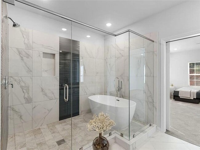 Building Photo - 223 Monarch Village Way