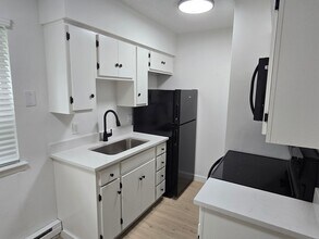 Building Photo - West Apartments