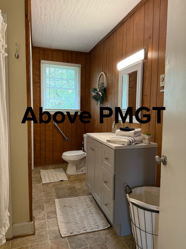 Building Photo - 367 Sequoia Dr