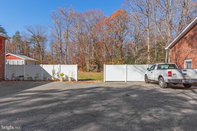 Building Photo - 6245 Cracklingtown Rd