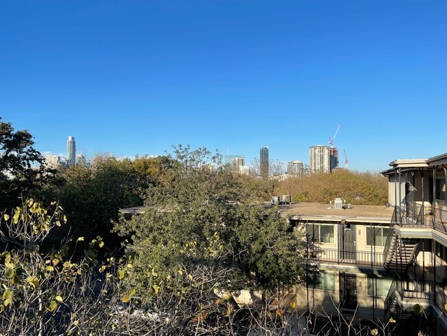 Building Photo - 2 bed room unit with Downtown Austin views!