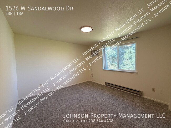 Building Photo - 1526 W Sandalwood Dr