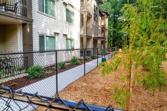 Building Photo - Limited-Time Offer: Gorgeous Top Floor 2 Bed/1 Bath for Just $1,799/Month! Private view!