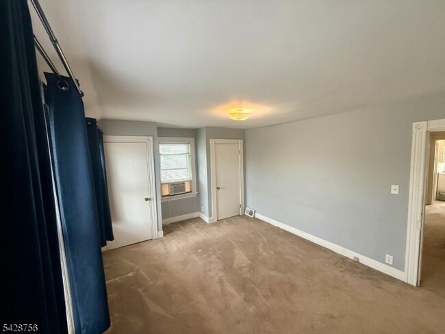Building Photo - 23 E Hanover Ave