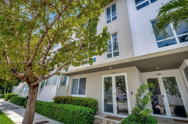 Building Photo - 6630 NW 104th Path