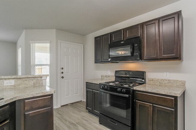 Building Photo - 305 Shelby Meadow Dr