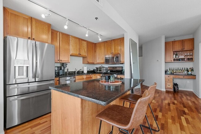 Building Photo - 929 Portland Ave