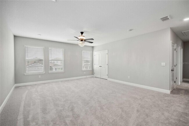 Building Photo - 2560 Warren Acrs Blvd