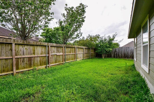 Building Photo - 20731 Rainmill Dr