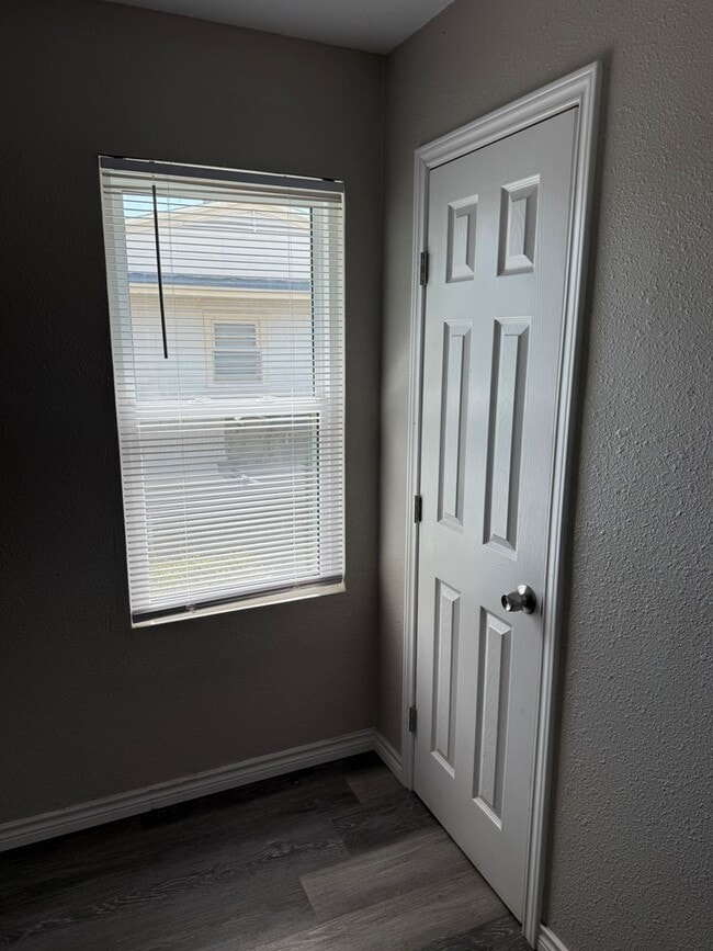 Building Photo - 319 E 29th St